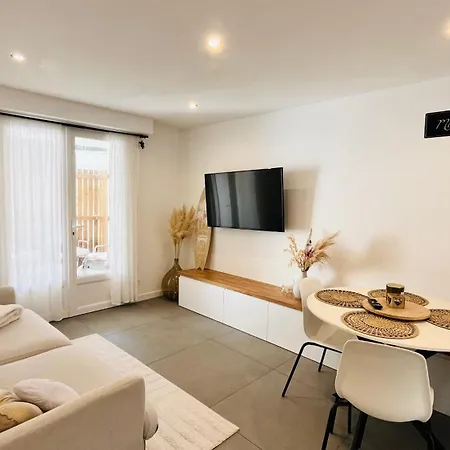 Apartment T2 Des Pins, Ocean Et Soleil